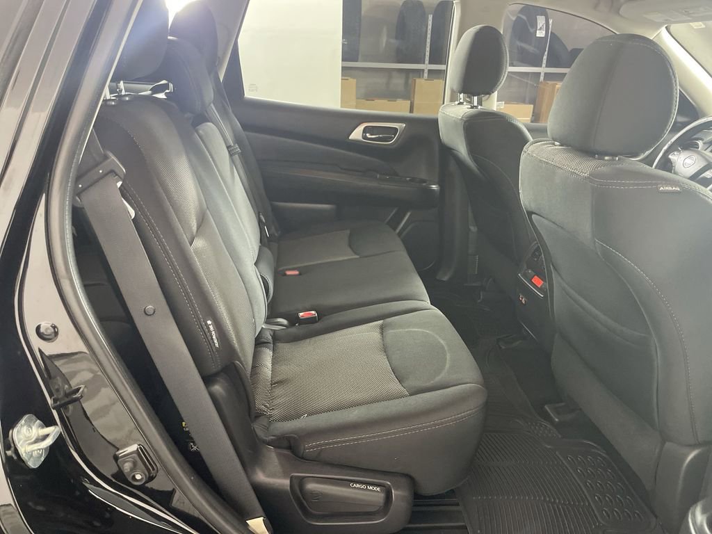 Used 2020 Nissan Pathfinder SV image 26