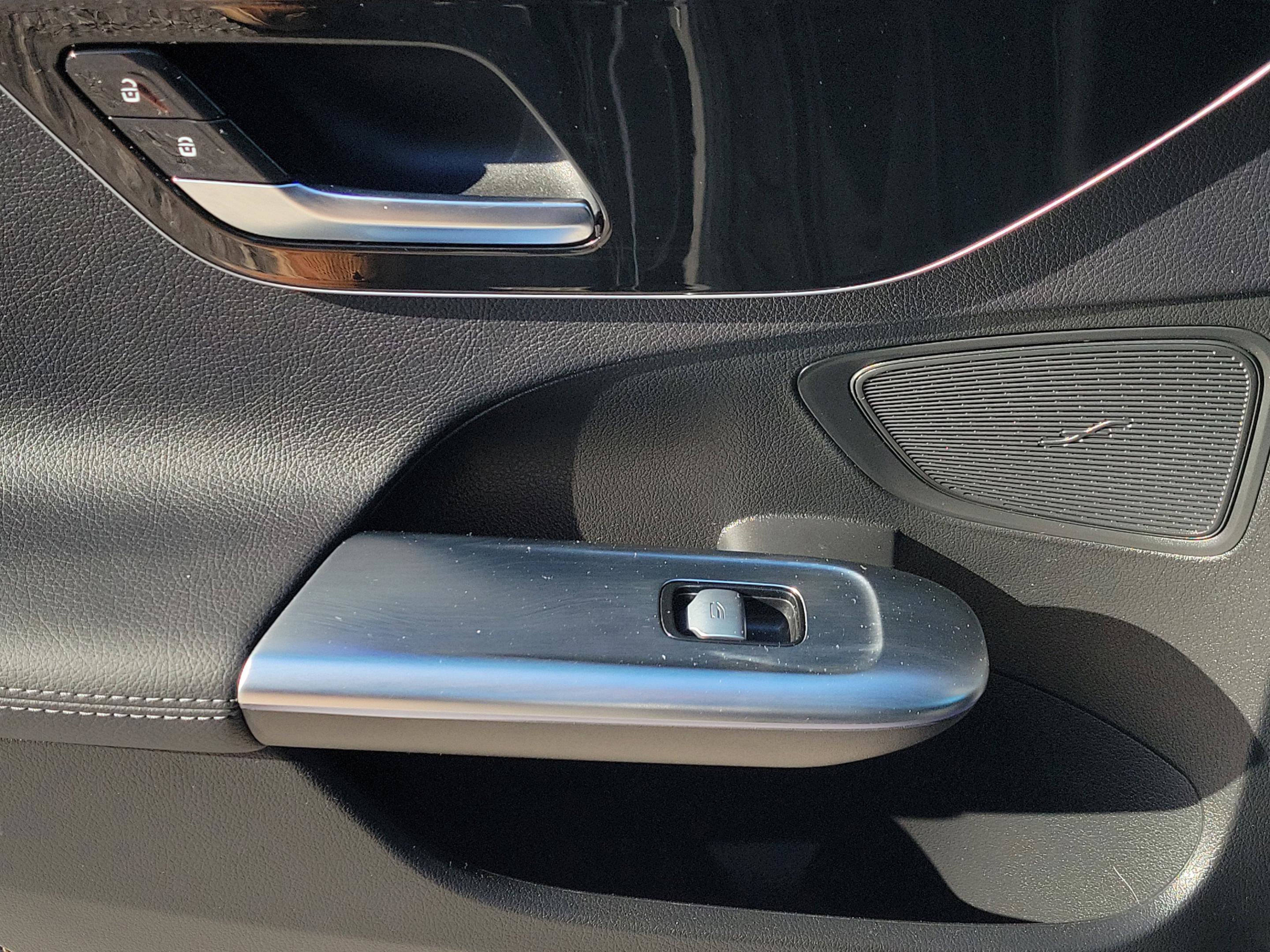 Certified 2023 Mercedes-Benz C 300 Sedan image 7