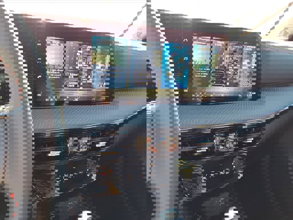 New 2026 Nissan Kicks SR w/ SR Premium Package image 8