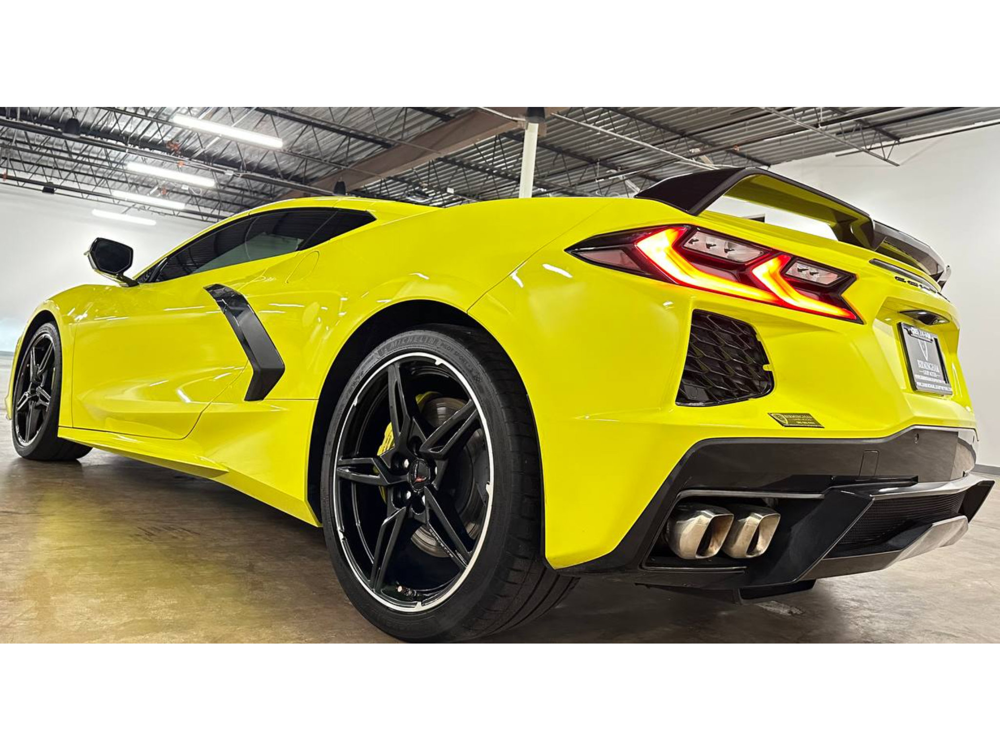 Used 2024 Chevrolet Corvette Stingray Preferred Cpe w/ Z51 Performance Package RWD image 17
