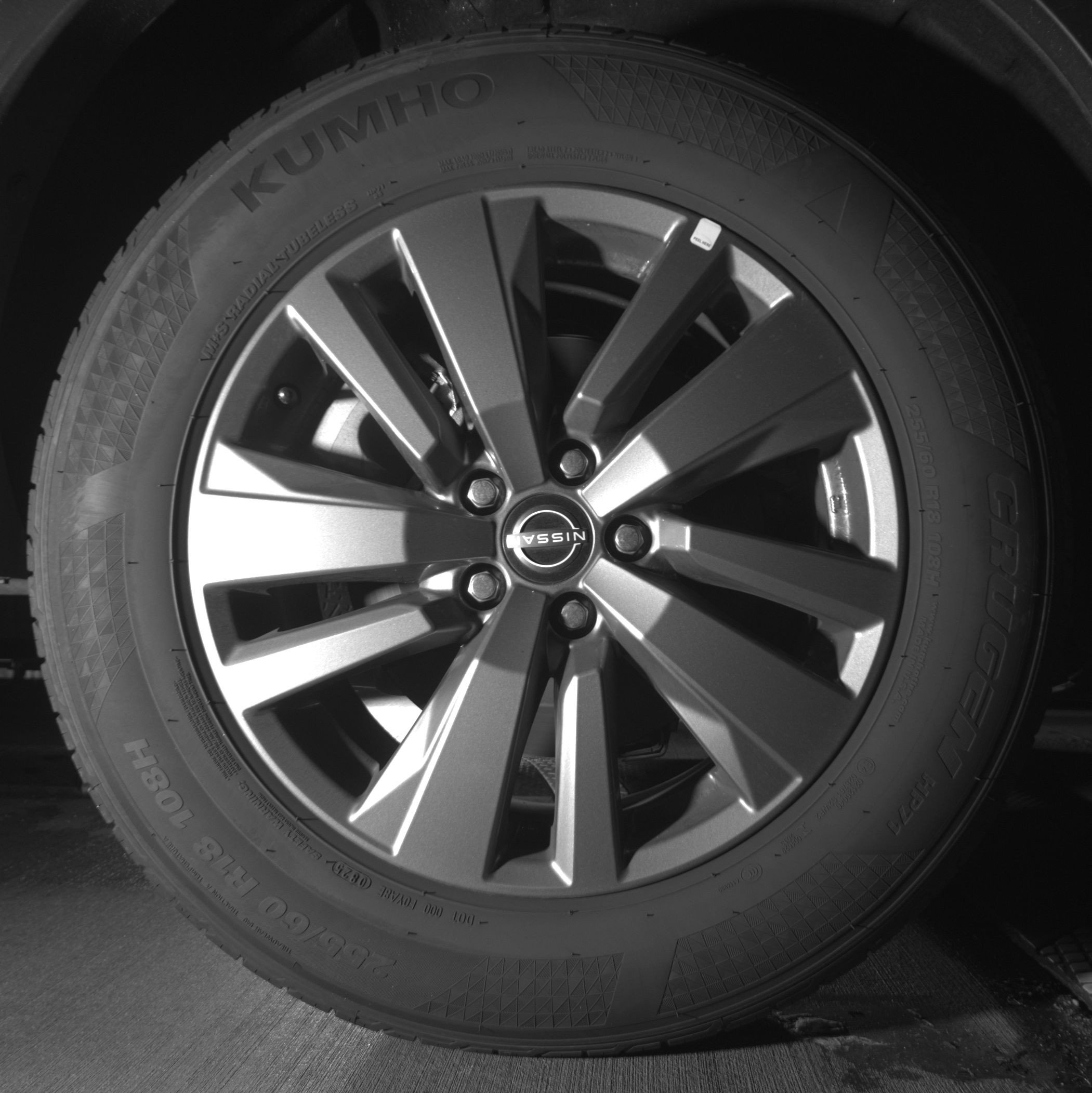 Used 2025 Nissan Pathfinder SV image 15