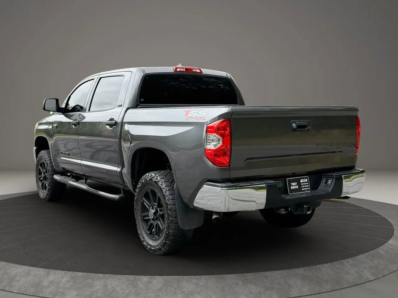 Used 2020 Toyota Tundra SR5 w/ SR5 Leather Package RWD image 6