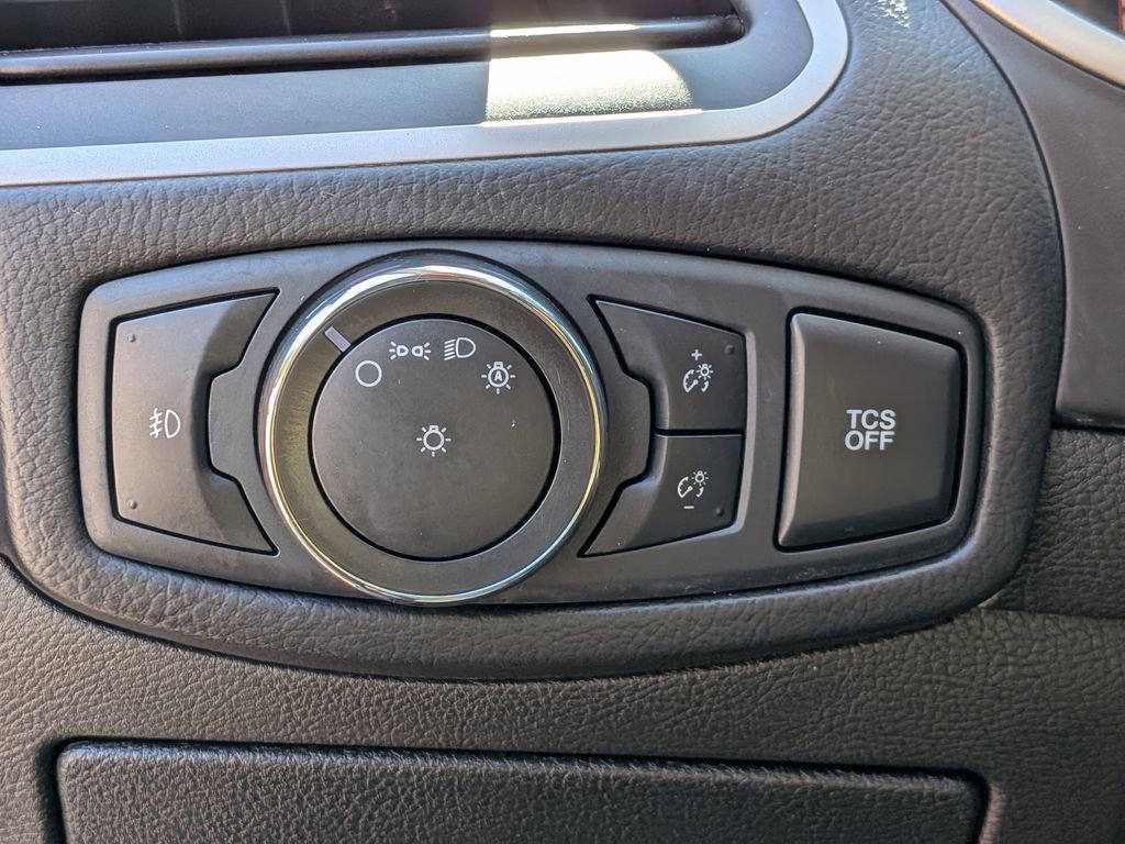 Used 2020 Ford Edge SEL image 19