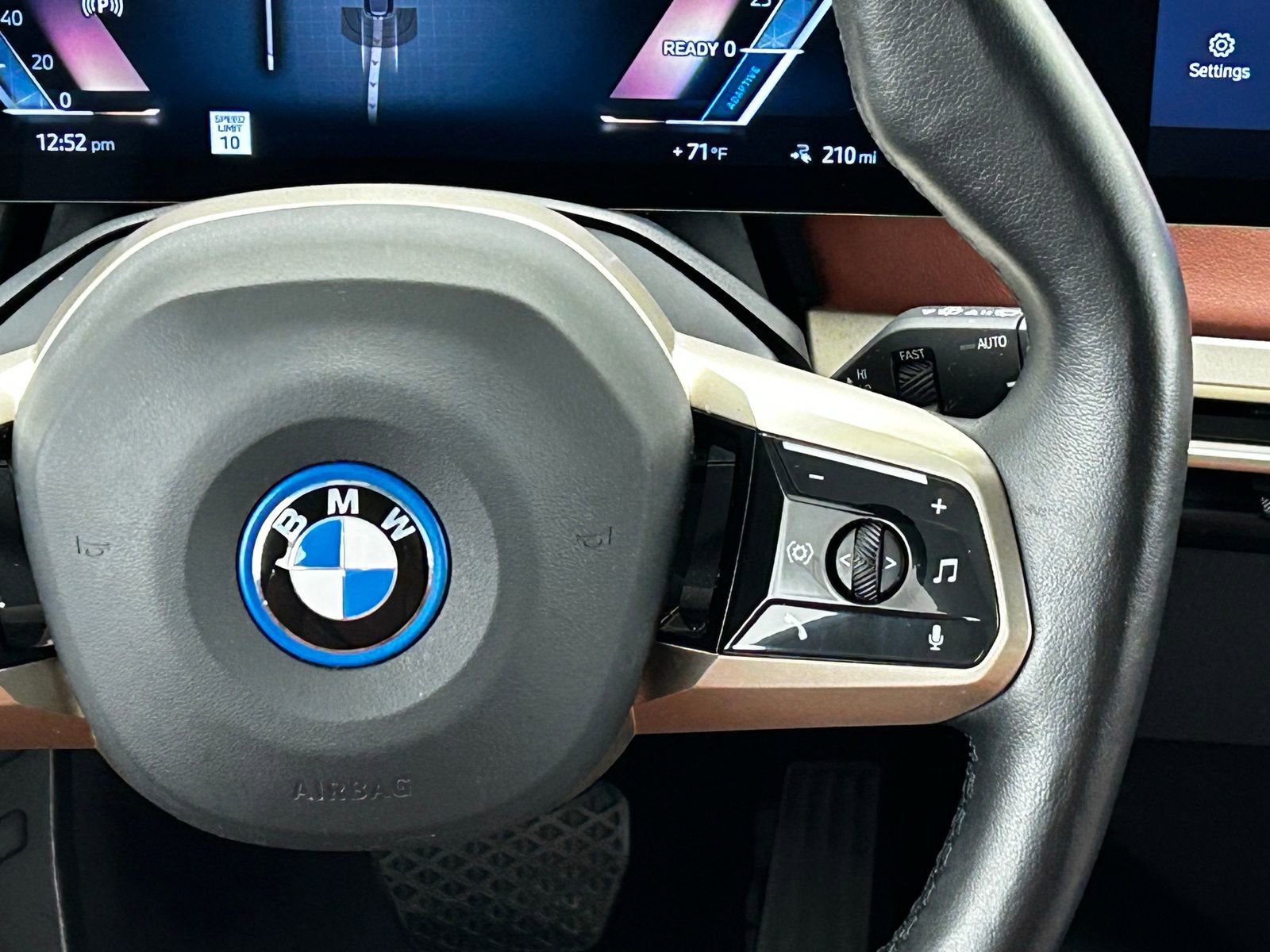 Used 2023 BMW iX xDrive50 w/ Premium Package AWD/4WD image 13