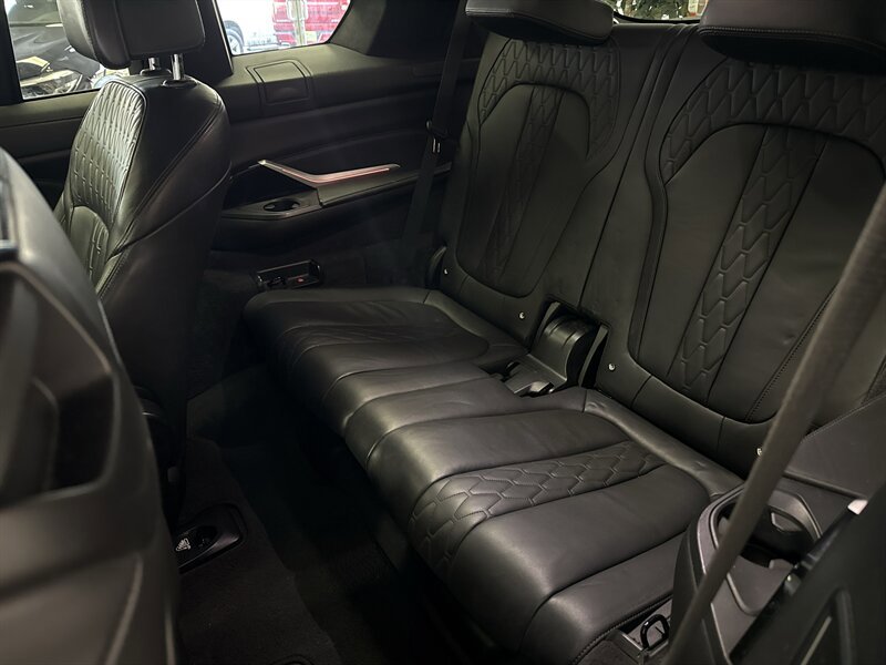 Used 2019 BMW X7 xDrive40i w/ Premium Package AWD/4WD image 28