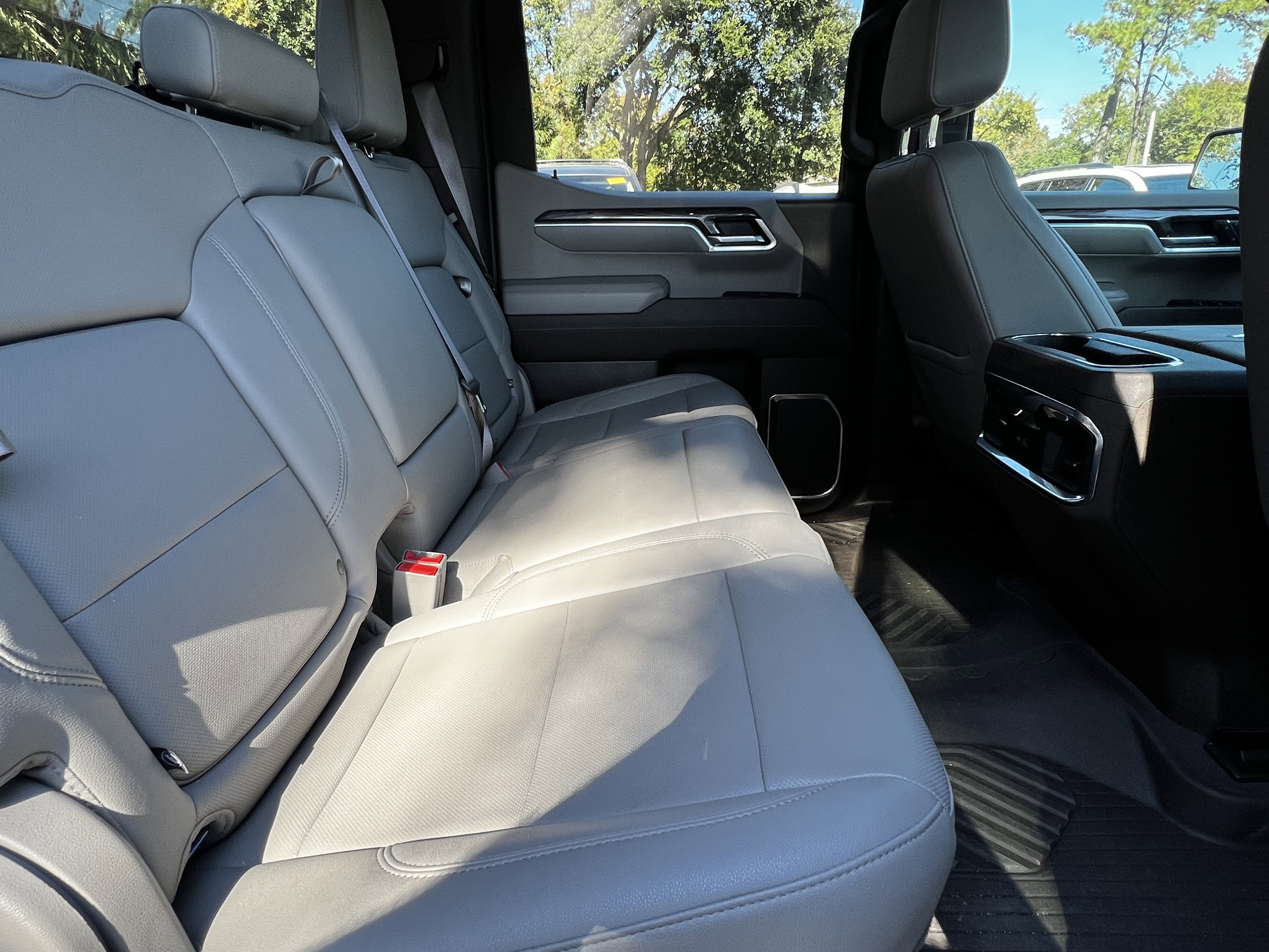 Used 2022 Chevrolet Silverado 1500 LTZ image 40