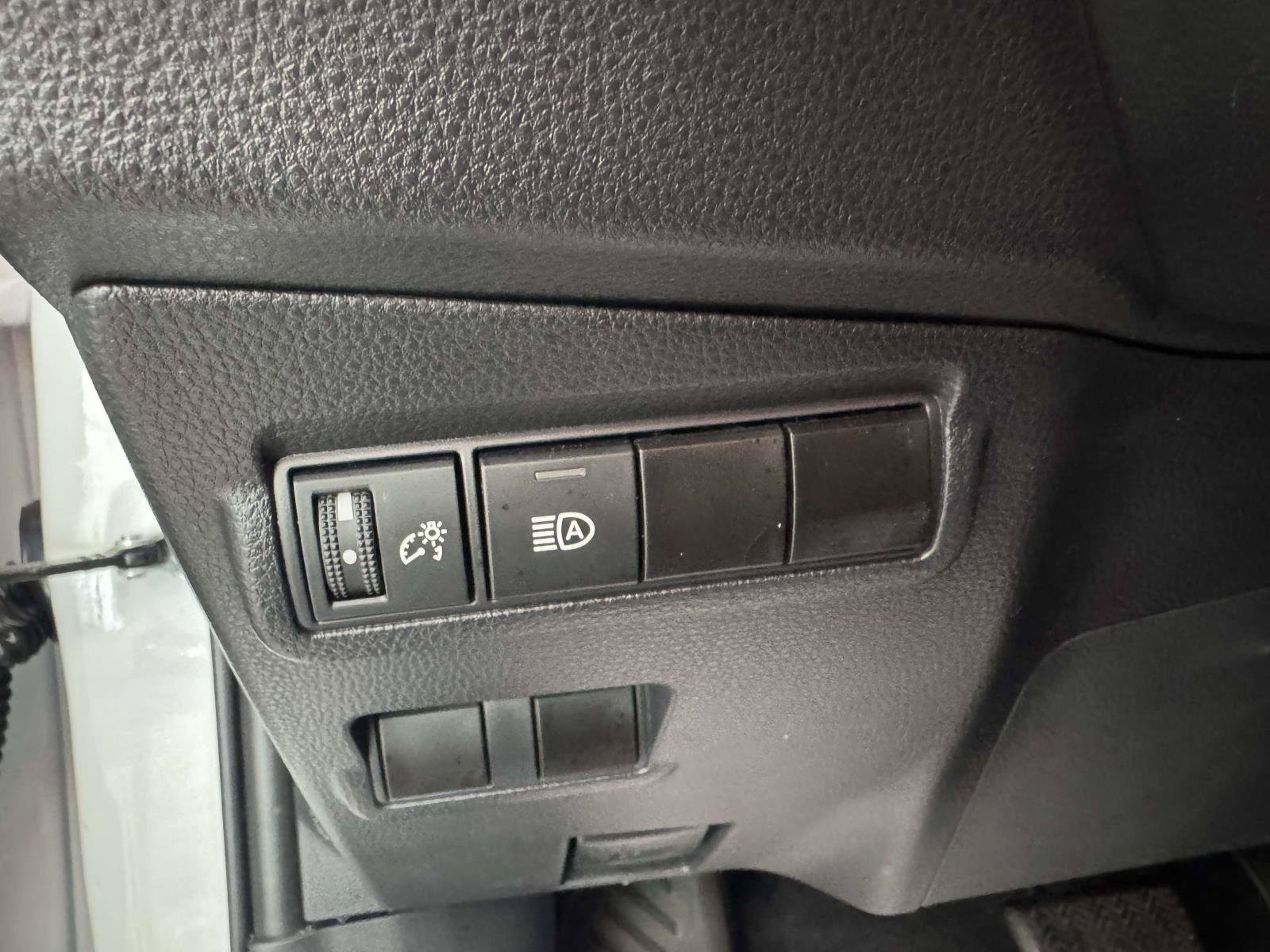 Certified 2025 Toyota Corolla Cross LE w/ Moonroof Package AWD/4WD image 20