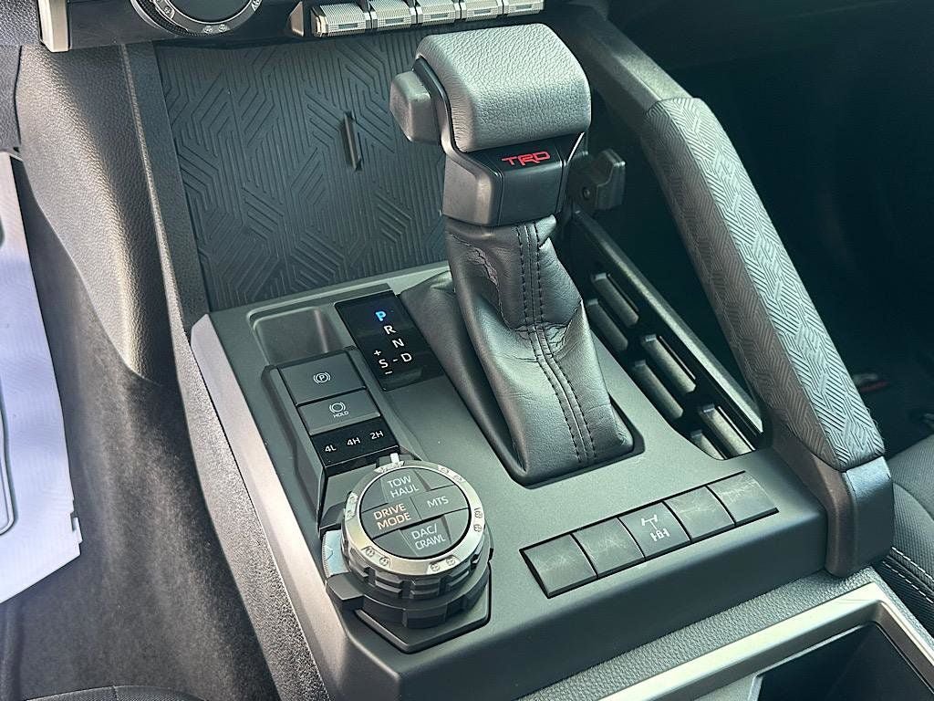 Certified 2025 Toyota Tacoma TRD Off-Road AWD/4WD image 26