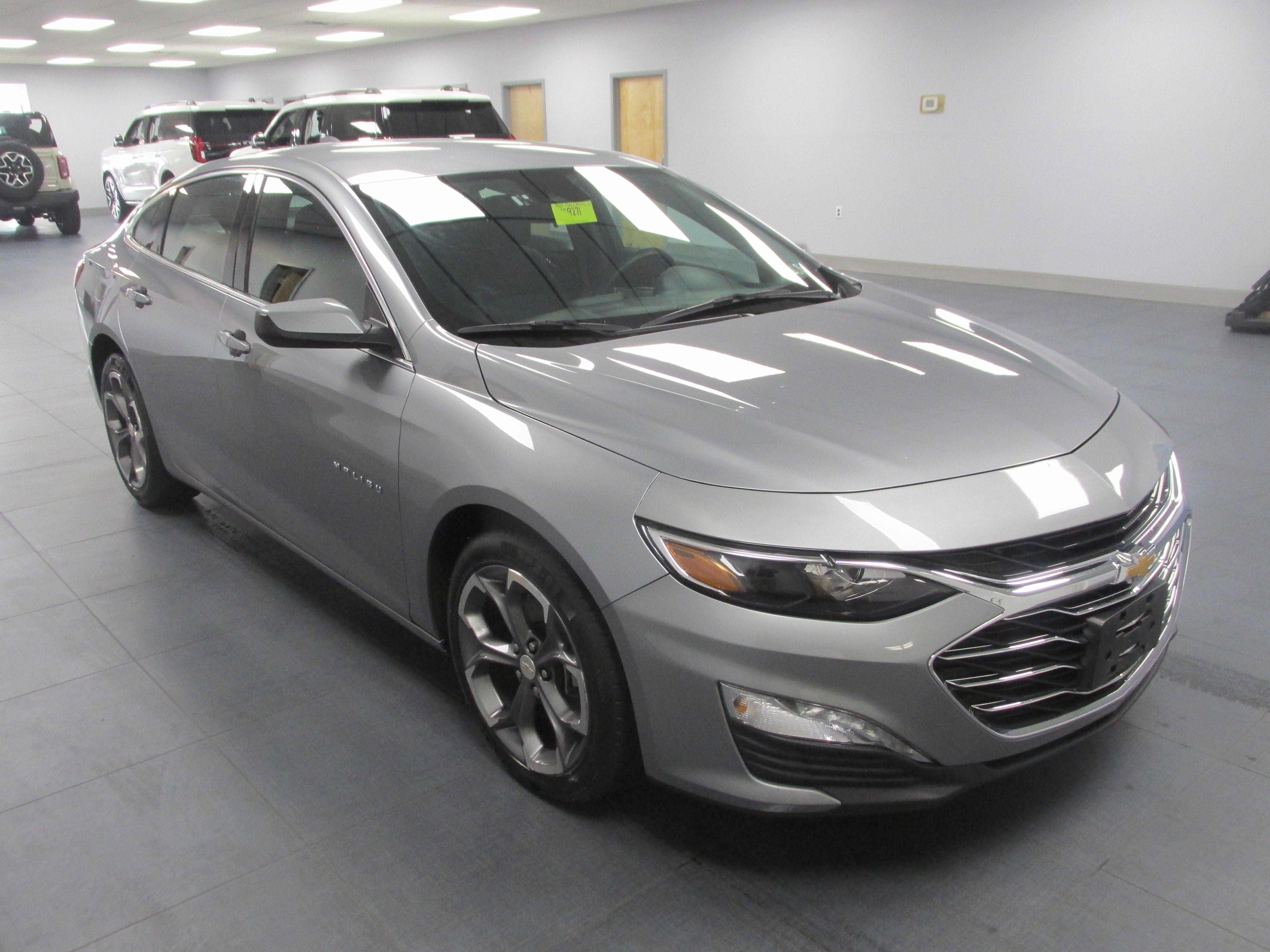Used 2024 Chevrolet Malibu LT image 3