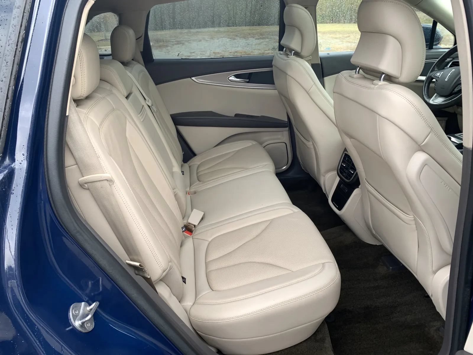 Used 2018 Lincoln MKX Reserve w/ Driver Assistance Package FWD image 26