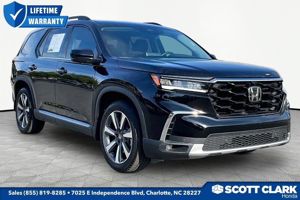 Used 2025 Honda Pilot Elite image 1