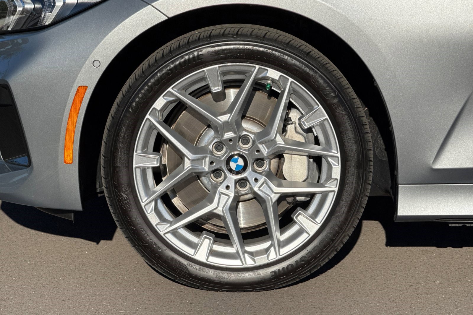 Used 2025 BMW 330i Sedan w/ Premium Package image 37