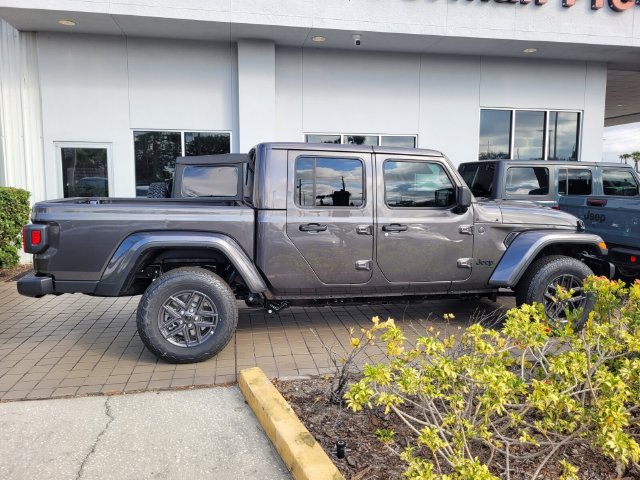 New 2026 Jeep Gladiator Sport AWD/4WD image 7
