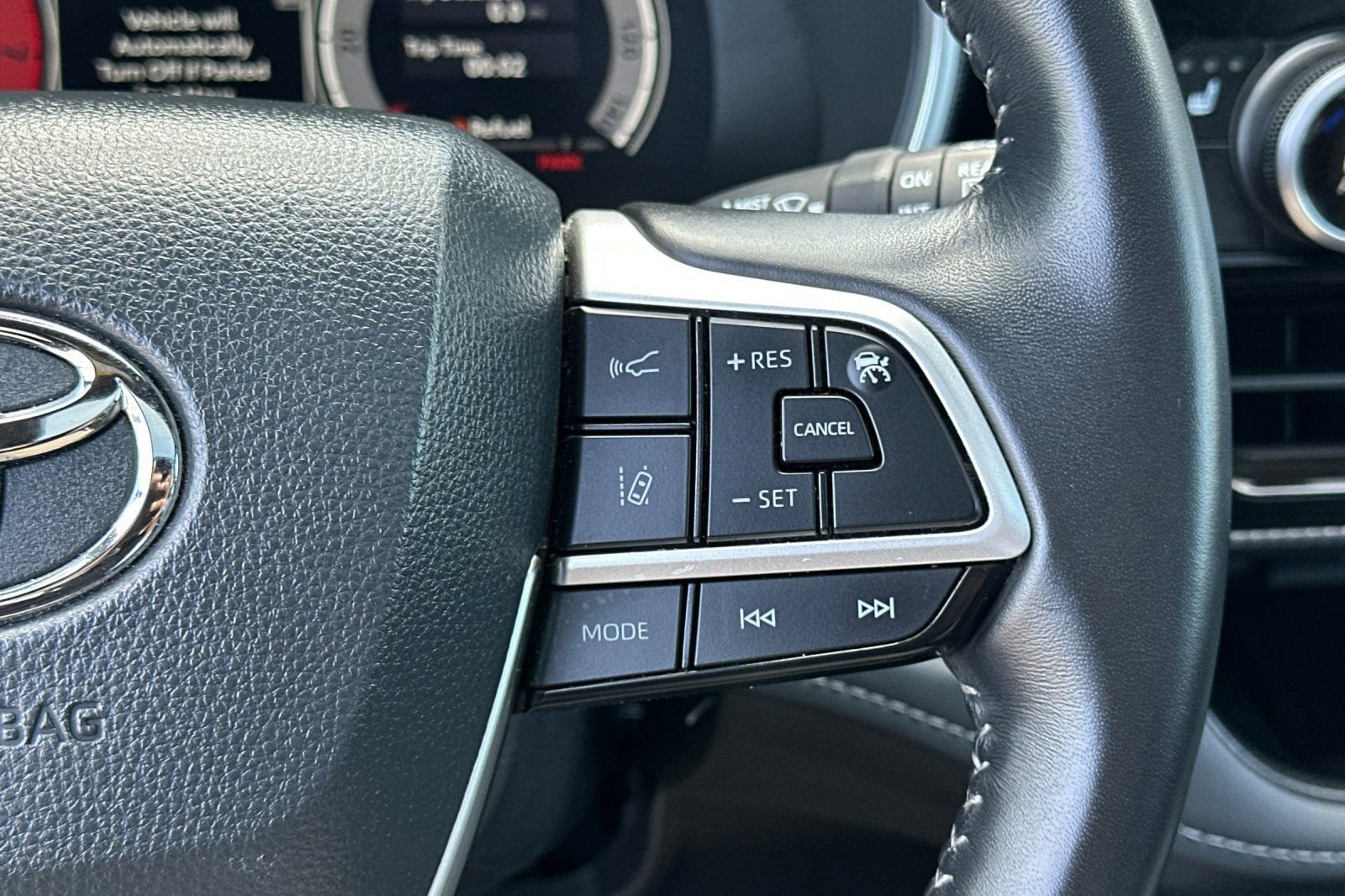 Used 2025 Toyota Highlander XSE image 33