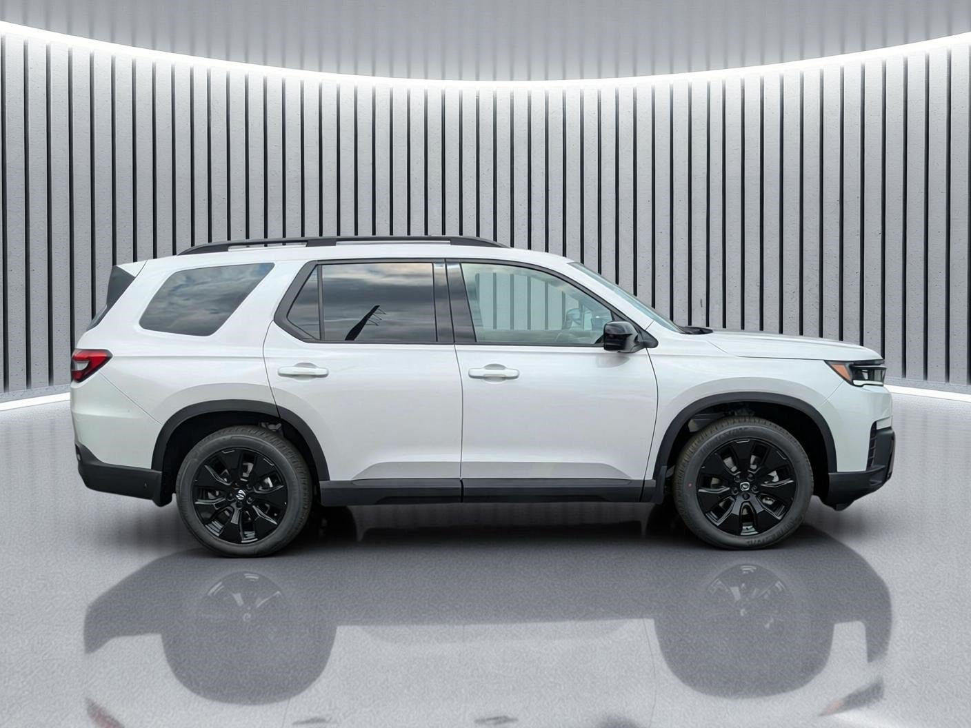 New 2026 Honda Pilot Black Edition image 3