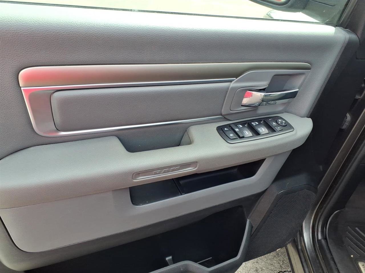 Used 2018 RAM 1500 Big Horn image 6