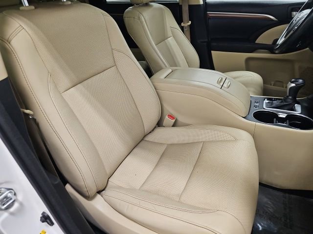 Used 2017 Toyota Highlander Limited image 41