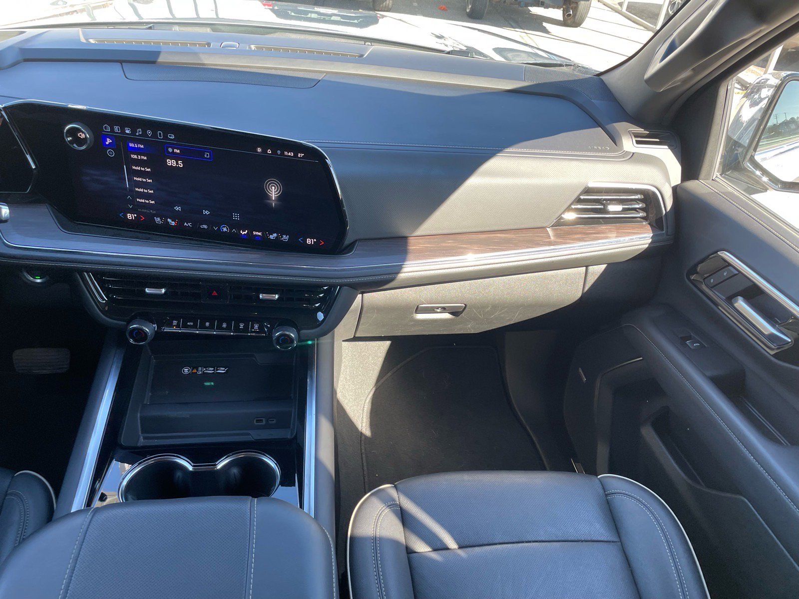 Used 2025 Chevrolet Tahoe Premier image 5