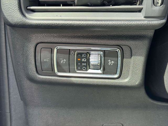 Used 2023 Lincoln Corsair AWD w/ Equipment Group 101A image 20