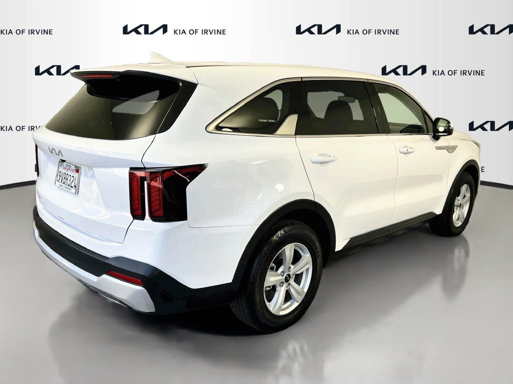 Certified 2025 Kia Sorento LX FWD image 8