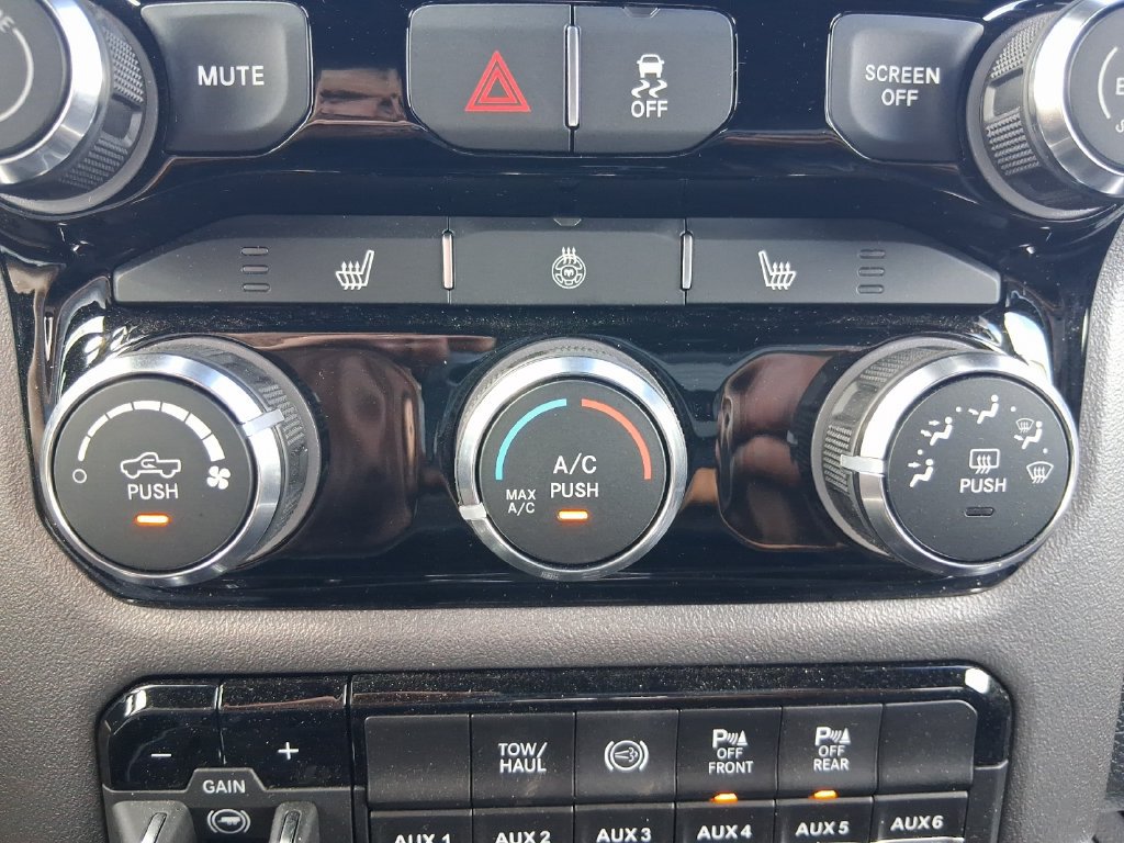 New 2026 RAM 2500 Big Horn AWD/4WD image 10