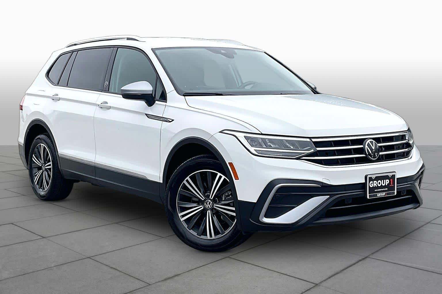 Used 2024 Volkswagen Tiguan Wolfsburg Edition FWD image 3
