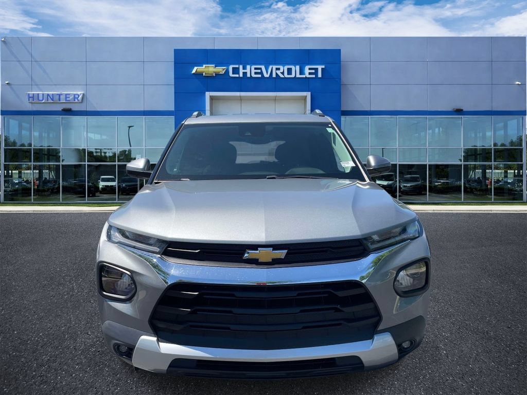 Used 2023 Chevrolet TrailBlazer LT w/ Convenience Package FWD image 2