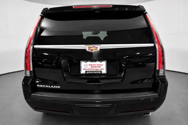 Used 2017 Cadillac Escalade Premium Luxury AWD/4WD image 5