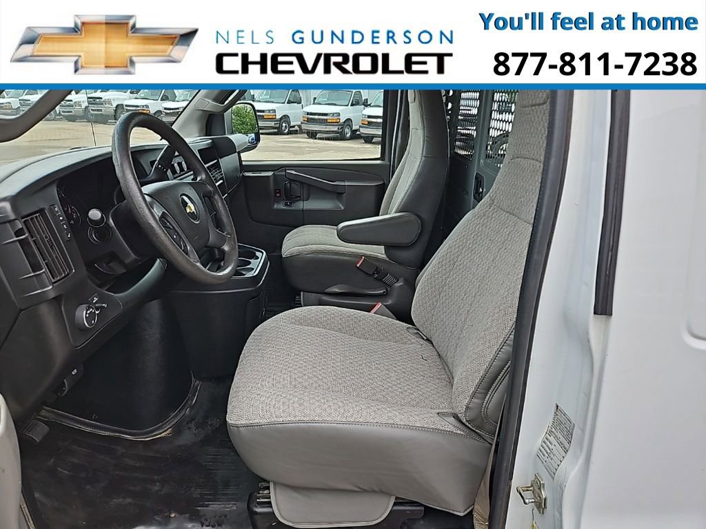 Used 2017 Chevrolet Express 3500 Extended RWD image 15