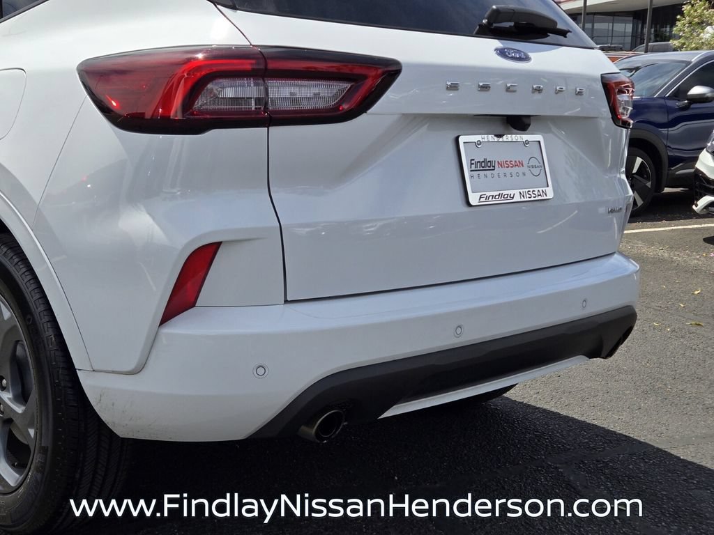 Used 2023 Ford Escape ST-Line w/ Tech Pack #1 AWD/4WD image 5