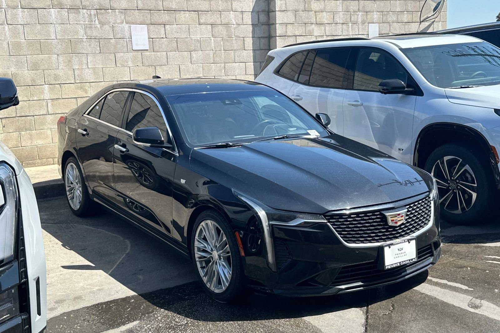 Used 2022 Cadillac CT4 Premium Luxury RWD image 2