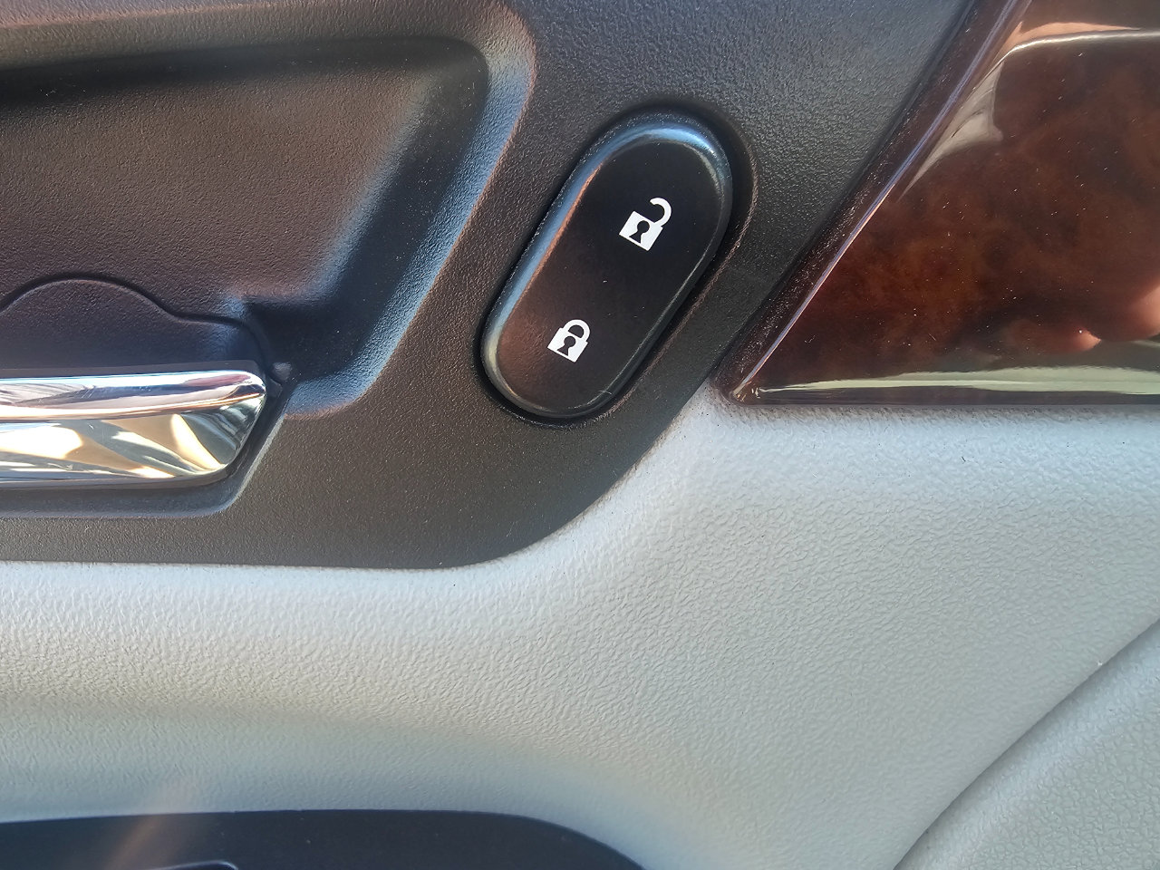 Used 2011 Chevrolet Impala LT image 29