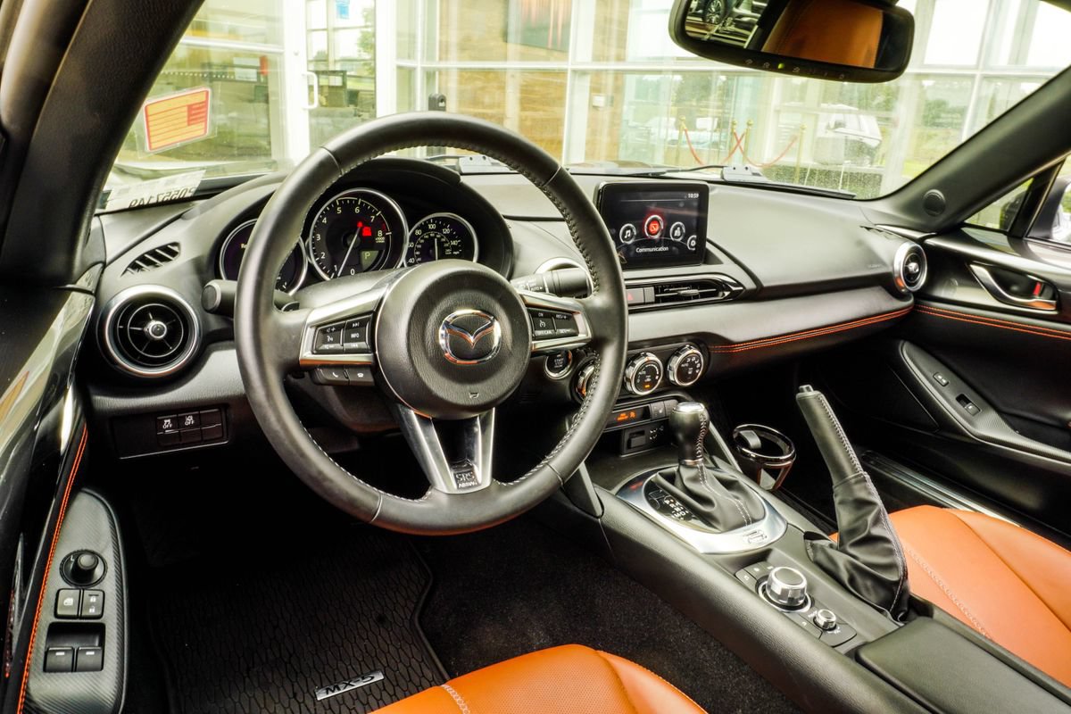Used 2023 MAZDA MX-5 Miata Grand Touring w/ Weather Package RWD image 5