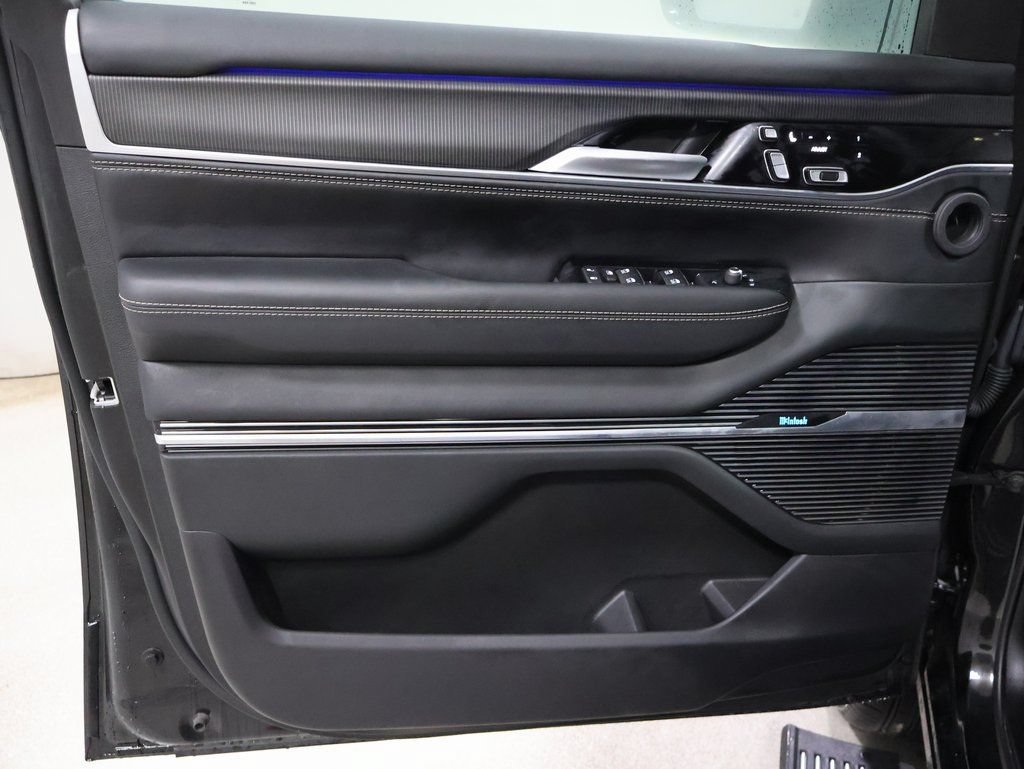 New 2025 Jeep Grand Wagoneer L Series II Obsidian w/ Quick Order Packagew 28T AWD/4WD image 22