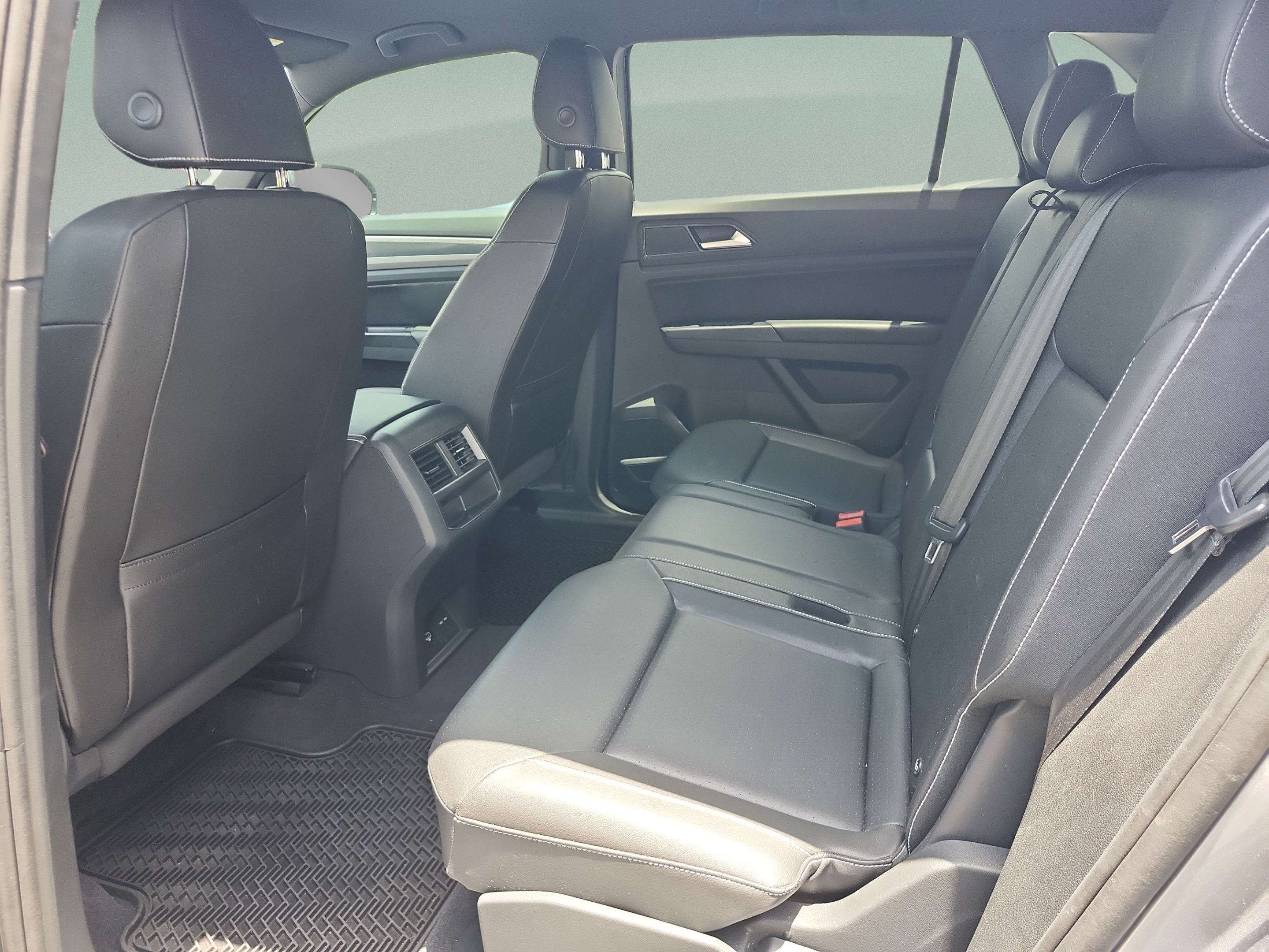 Used 2020 Volkswagen Atlas Cross Sport SE FWD image 17