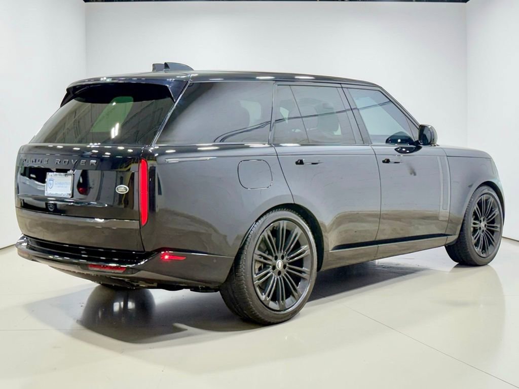 Used 2023 Land Rover Range Rover SE image 6