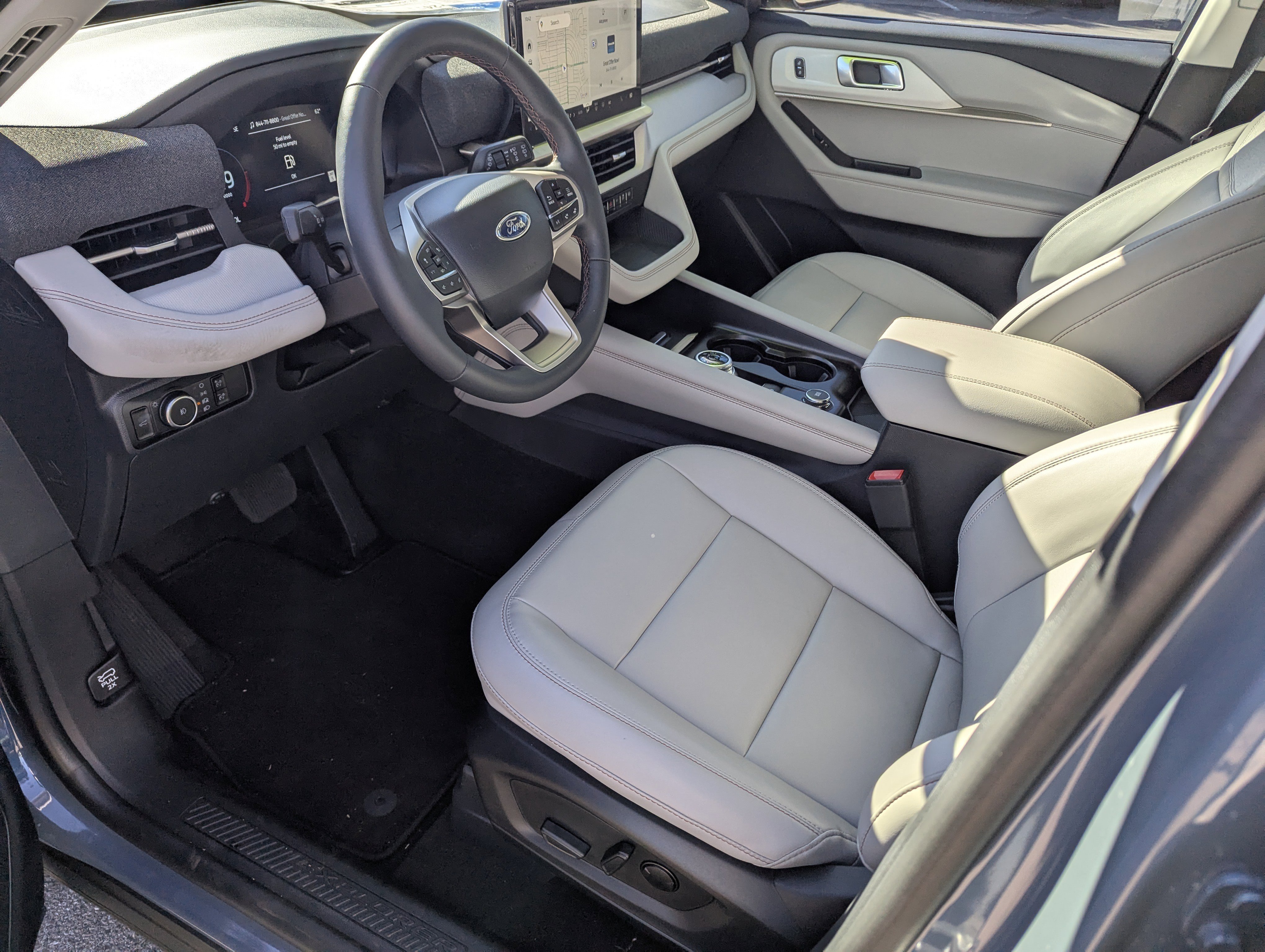 New 2025 Ford Explorer Active w/ Active Comfort Package image 9