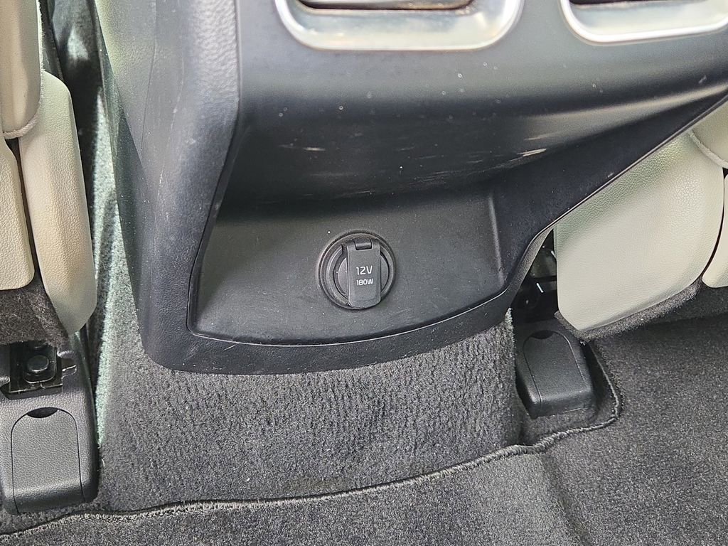 Used 2025 Kia Sorento S FWD image 16