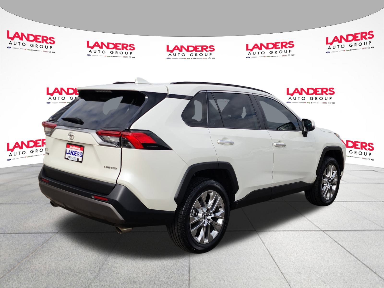 Used 2019 Toyota RAV4 Limited image 3