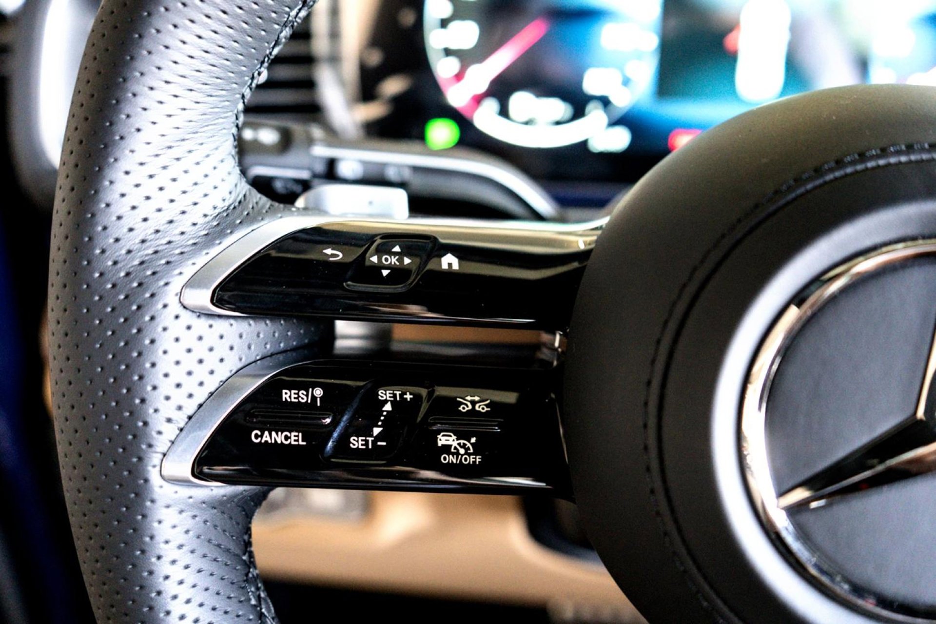 New 2025 Mercedes-Benz GLS 580 4MATIC image 15