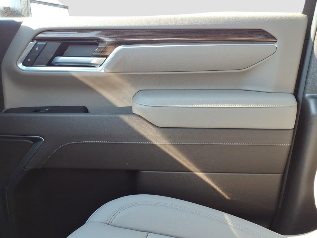 Used 2025 Chevrolet Silverado 2500 LT w/ Z71 Chrome Sport Edition image 24