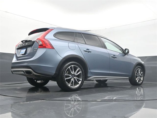 Used 2018 Volvo V60 T5 Cross Country w/ Convenience Package image 11