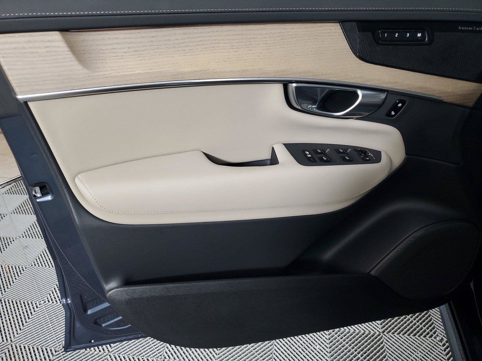 Certified 2026 Volvo XC90 B6 Plus w/ Protection Package Premier AWD/4WD image 19