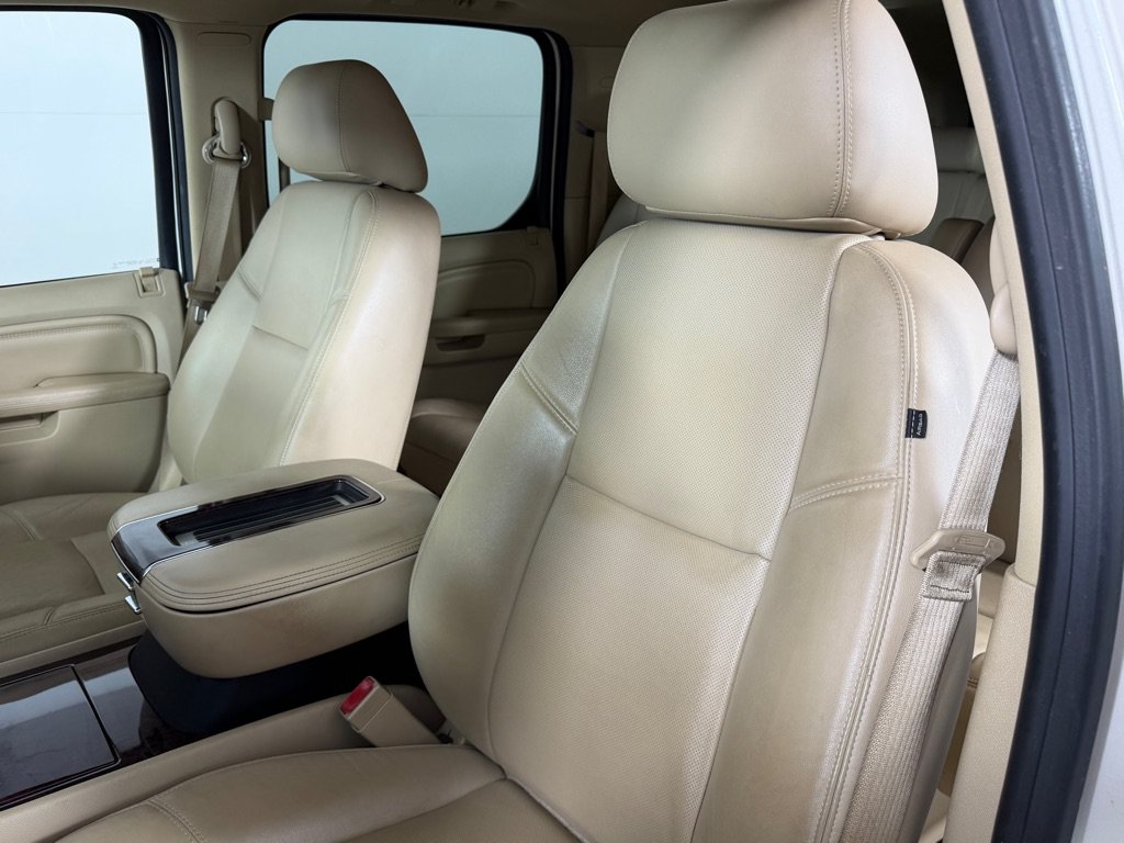 Used 2013 Cadillac Escalade ESV Luxury RWD image 12