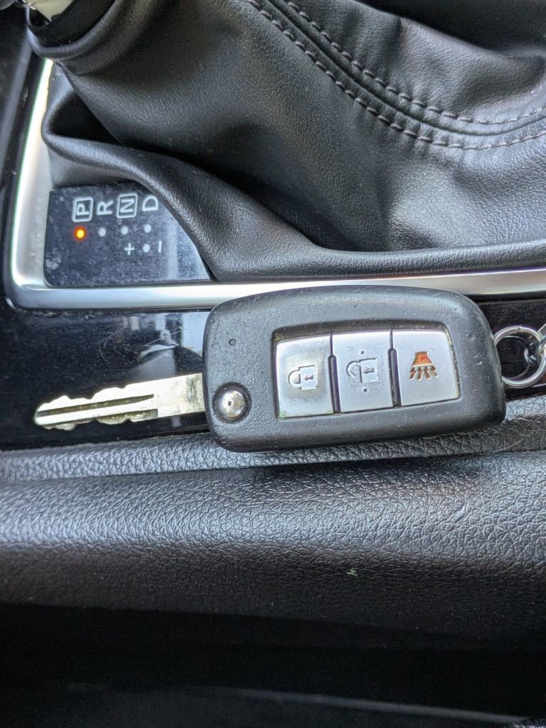 Used 2019 Nissan Rogue S w/ Special Edition Package FWD image 28