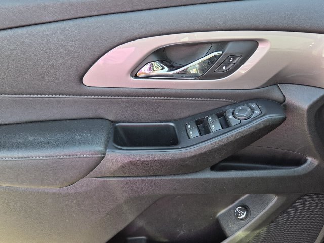 Certified 2022 Chevrolet Traverse LT FWD image 17