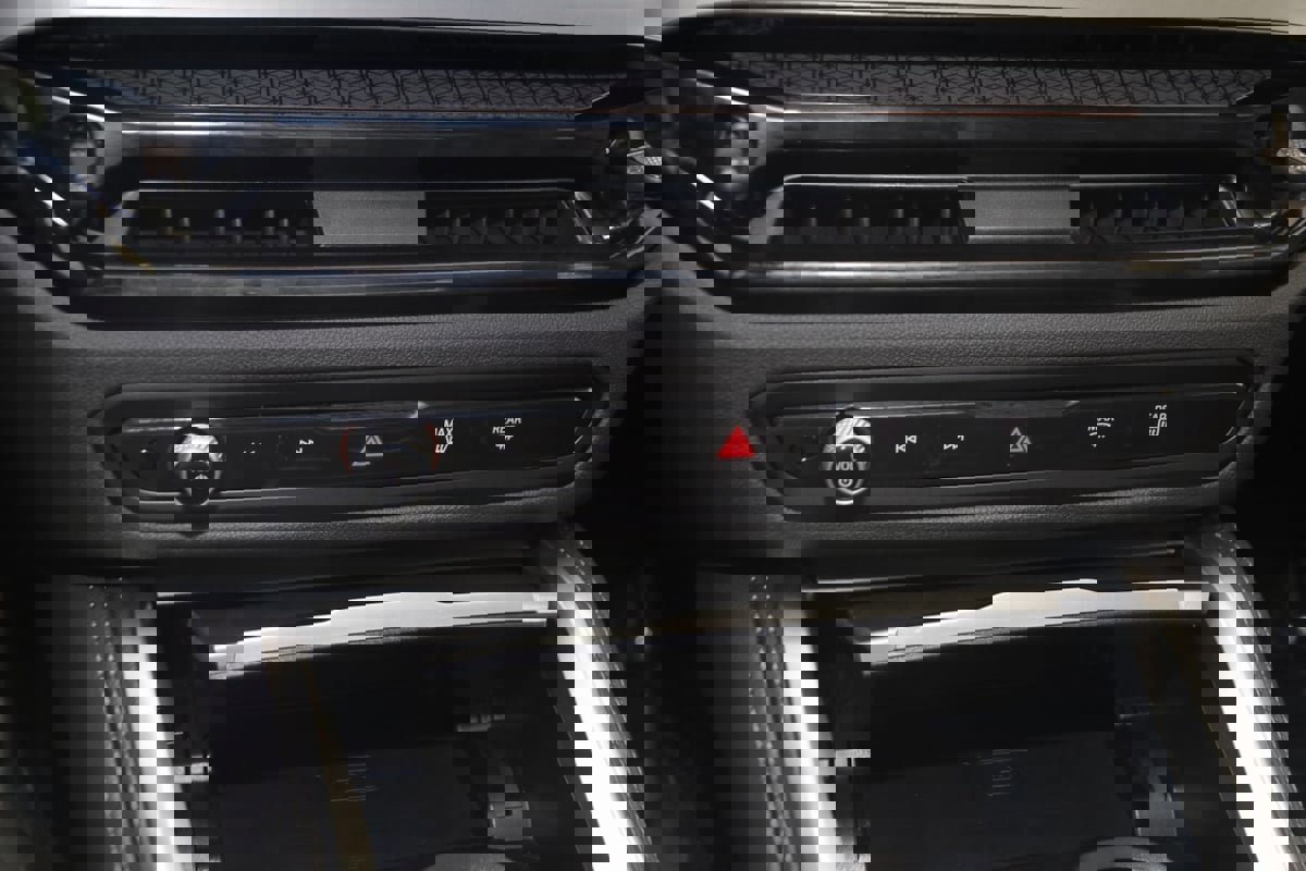 Used 2025 BMW M240i Coupe image 39