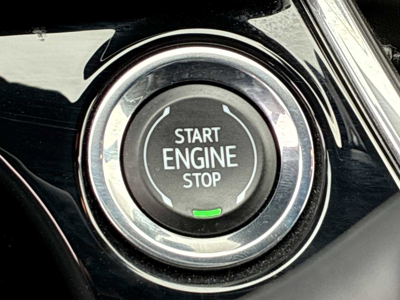 Used 2024 Chevrolet Trax RS w/ Driver Confidence Package image 16