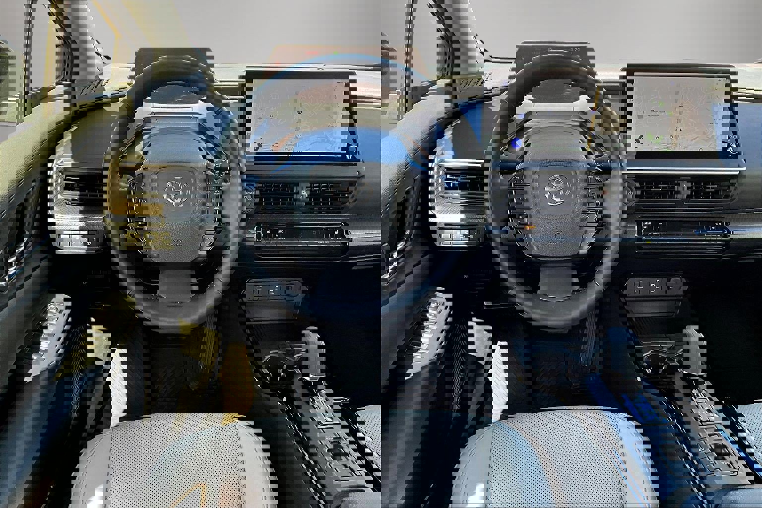 Used 2024 Toyota Prius XLE image 8