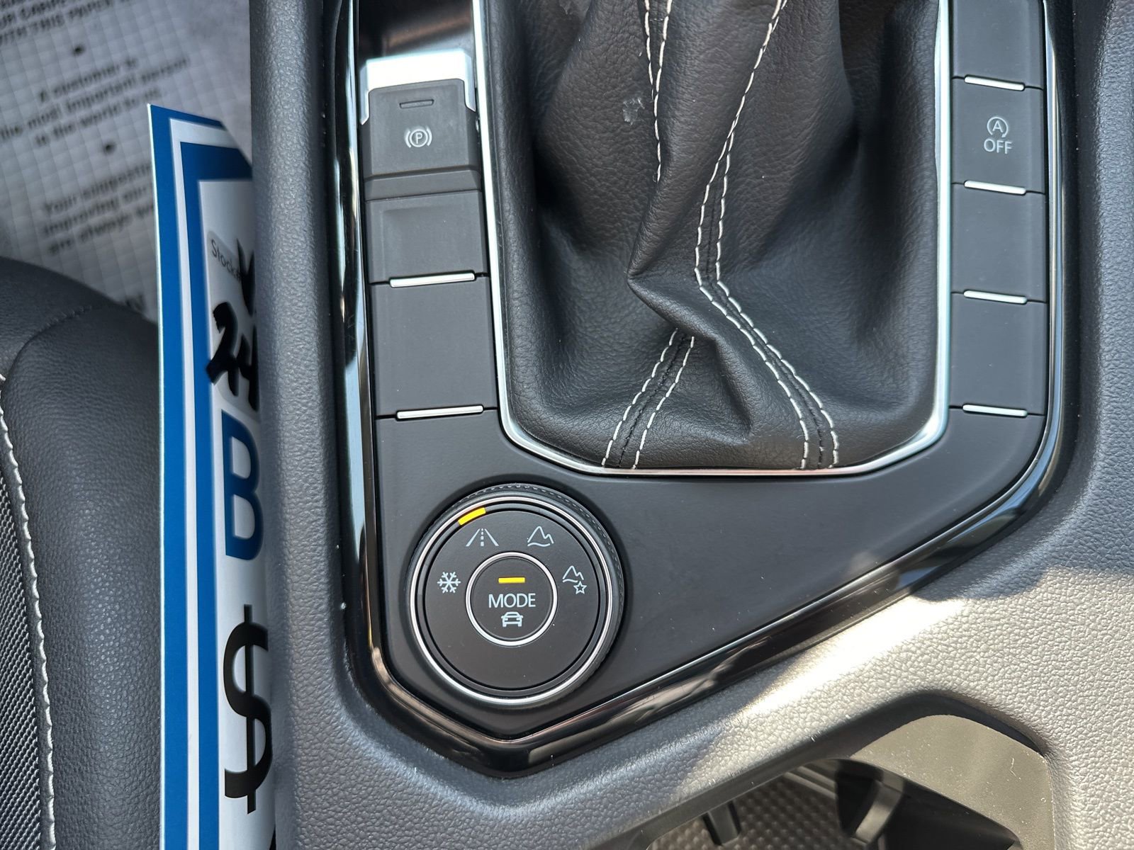 Certified 2024 Volkswagen Taos SE w/ Panoramic Sunroof Package image 61